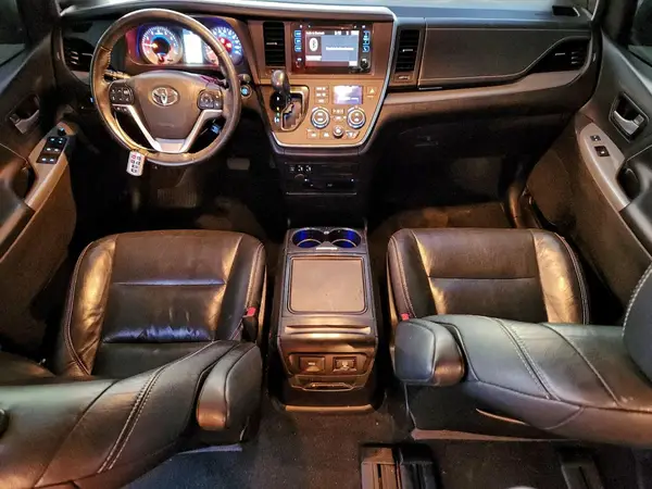 5TDXZ3DC8HS846282 2017 TOYOTA SIENNA - Image 8