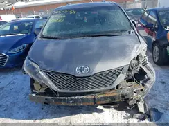 5TDXZ3DC8HS849313 2017 TOYOTA SIENNA