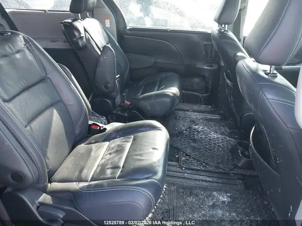 5TDXZ3DC8HS849313 2017 TOYOTA SIENNA - Image 8