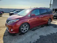5TDXZ3DC8HS850753 2017 TOYOTA SIENNA