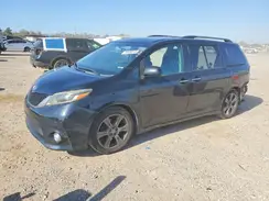 5TDXZ3DC8HS885177 2017 TOYOTA SIENNA