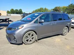 5TDXZ3DC8JS949742 2018 TOYOTA SIENNA