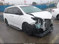 5TDXZ3DC8KS001469 2019 TOYOTA SIENNA