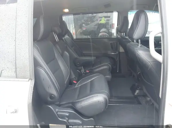 5TDXZ3DC8KS001469 2019 TOYOTA SIENNA - Image 8