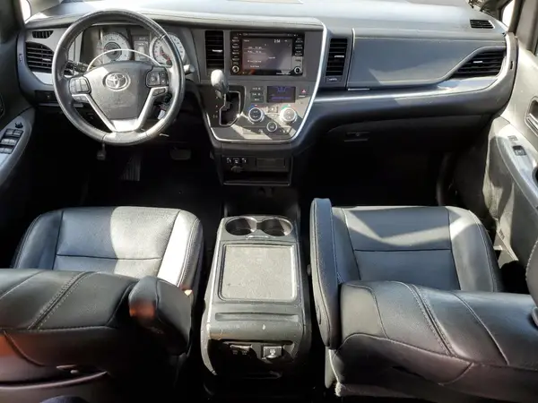 5TDXZ3DC8KS019227 2019 TOYOTA SIENNA - Image 8