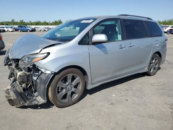 5TDXZ3DC8KS966042 2019 TOYOTA SIENNA - Image 1