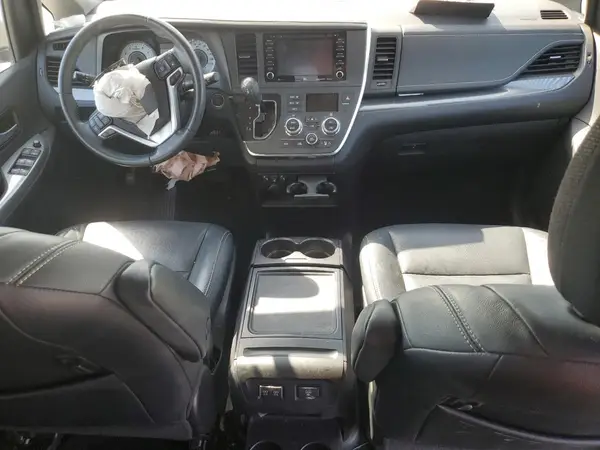 5TDXZ3DC8KS966042 2019 TOYOTA SIENNA - Image 8