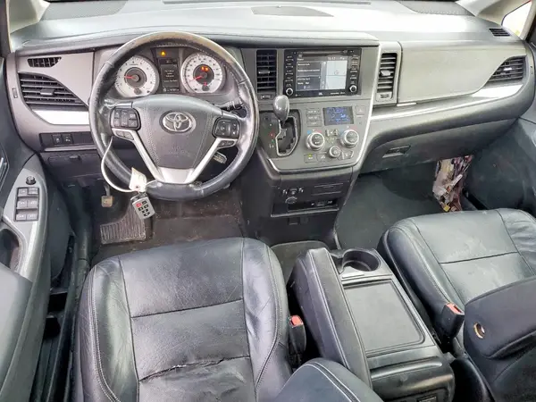 5TDXZ3DC8KS966395 2019 TOYOTA SIENNA - Image 8