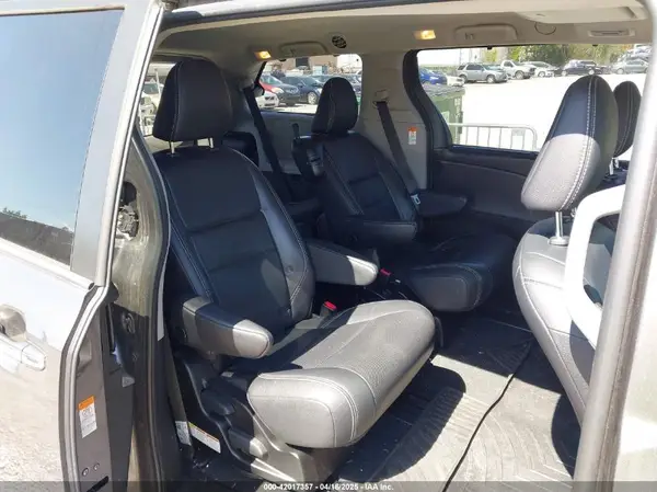 5TDXZ3DC8KS987473 2019 TOYOTA SIENNA - Image 8