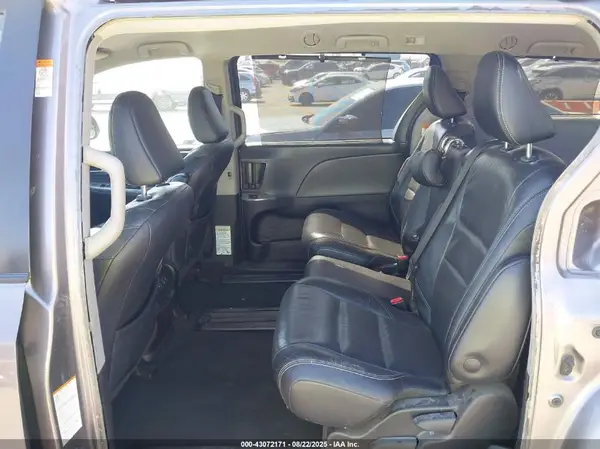 5TDXZ3DC8LS024767 2020 TOYOTA SIENNA - Image 8