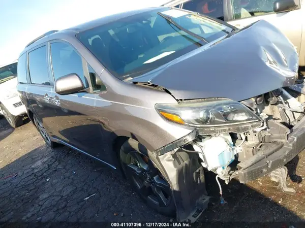 5TDXZ3DC8LS039639 2020 TOYOTA SIENNA - Image 1