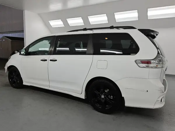 5TDXZ3DC8LS048101 2020 TOYOTA SIENNA - Image 2