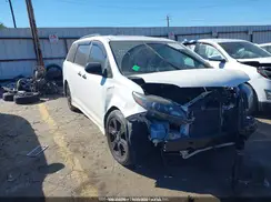5TDXZ3DC8LS058126 2020 TOYOTA SIENNA