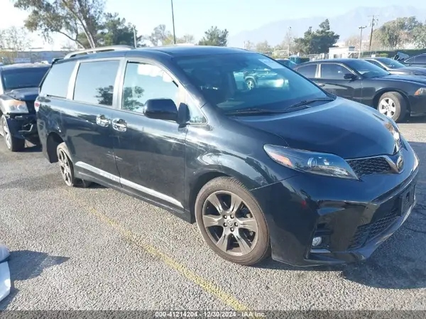 5TDXZ3DC8LS084564 2020 TOYOTA SIENNA - Image 1