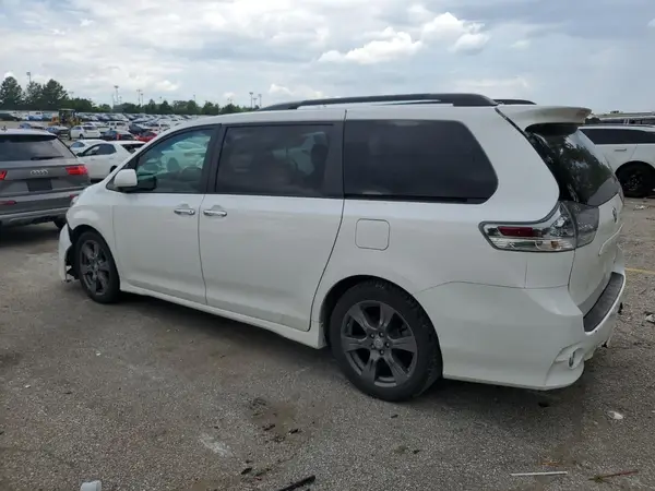 5TDXZ3DC9HS768885 2017 TOYOTA SIENNA - Image 2