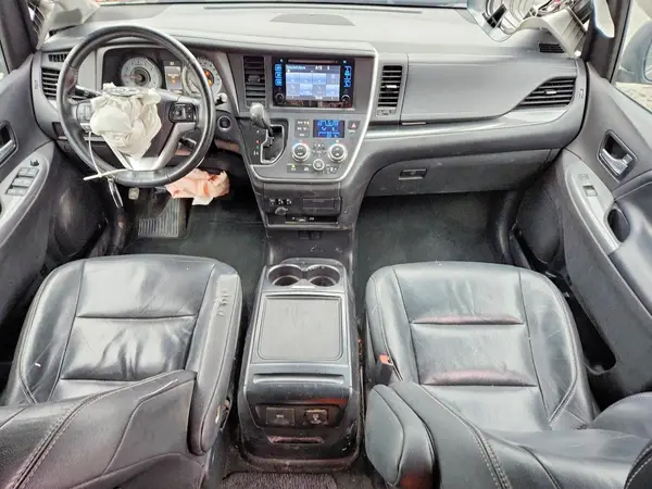 5TDXZ3DC9HS790658 2017 TOYOTA SIENNA - Image 8