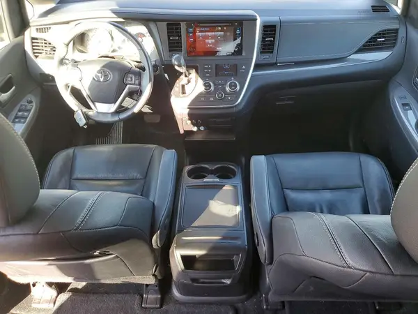 5TDXZ3DC9HS804252 2017 TOYOTA SIENNA - Image 8