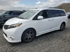 5TDXZ3DC9HS814196 2017 TOYOTA SIENNA