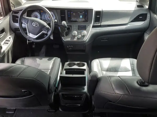 5TDXZ3DC9HS814196 2017 TOYOTA SIENNA - Image 8