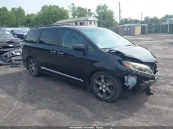 5TDXZ3DC9HS843424 2017 TOYOTA SIENNA