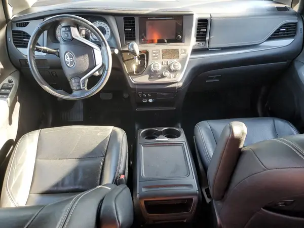 5TDXZ3DC9HS848218 2017 TOYOTA SIENNA - Image 8