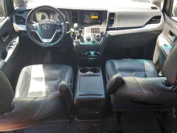 5TDXZ3DC9HS852804 2017 TOYOTA SIENNA - Image 8