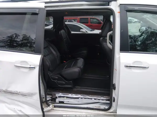 5TDXZ3DC9HS863298 2017 TOYOTA SIENNA - Image 8