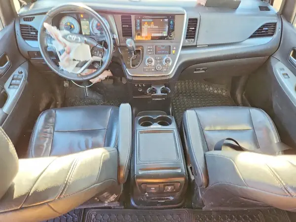 5TDXZ3DC9HS863544 2017 TOYOTA SIENNA - Image 8