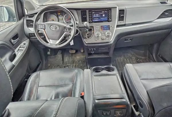 5TDXZ3DC9JS907113 2018 TOYOTA SIENNA - Image 8