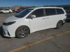5TDXZ3DC9JS930049 2018 TOYOTA SIENNA