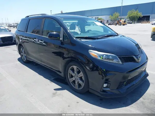 5TDXZ3DC9KS986994 2019 TOYOTA SIENNA - Image 1