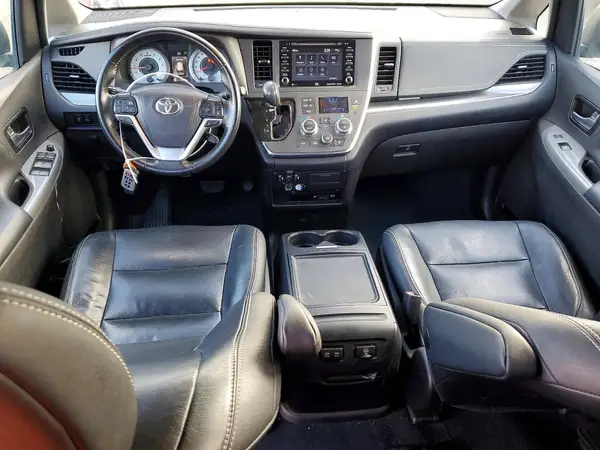 5TDXZ3DC9KS996750 2019 TOYOTA SIENNA - Image 8