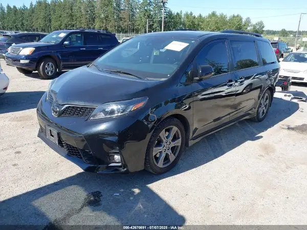 5TDXZ3DC9LS043621 2020 TOYOTA SIENNA - Image 2