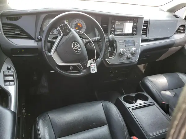 5TDXZ3DC9LS051833 2020 TOYOTA SIENNA - Image 8