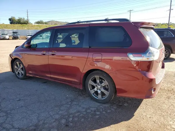 5TDXZ3DCXHS778468 2017 TOYOTA SIENNA - Image 2