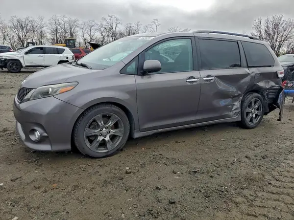 5TDXZ3DCXHS826938 2017 TOYOTA SIENNA - Image 1