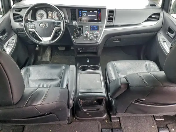 5TDXZ3DCXHS826938 2017 TOYOTA SIENNA - Image 8