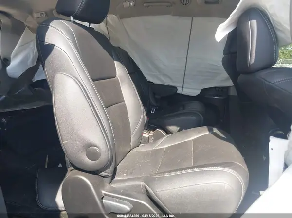 5TDXZ3DCXHS834697 2017 TOYOTA SIENNA - Image 8