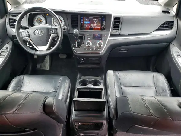 5TDXZ3DCXHS852505 2017 TOYOTA SIENNA - Image 8