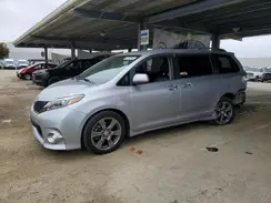 5TDXZ3DCXHS877632 2017 TOYOTA SIENNA