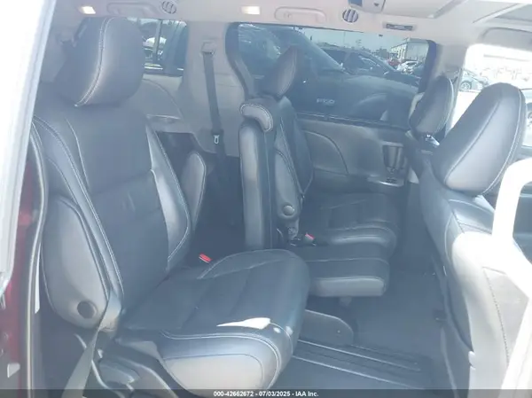 5TDXZ3DCXHS895547 2017 TOYOTA SIENNA - Image 8