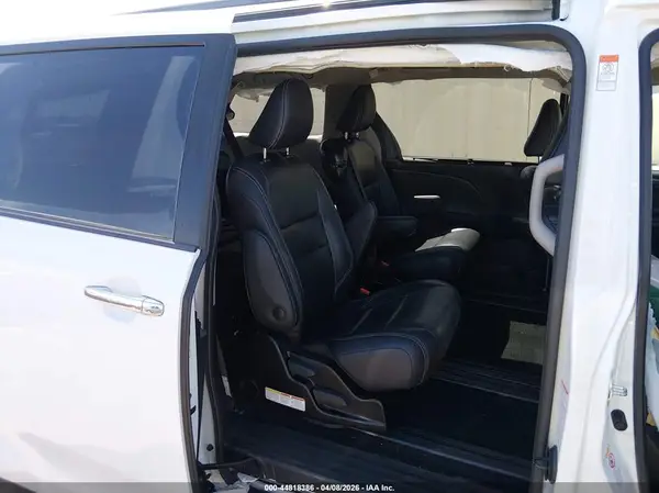 5TDXZ3DCXJS942341 2018 TOYOTA SIENNA - Image 8