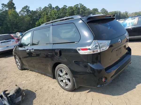 5TDXZ3DCXJS949418 2018 TOYOTA SIENNA - Image 2