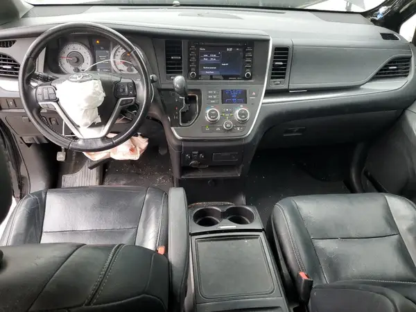 5TDXZ3DCXJS954103 2018 TOYOTA SIENNA - Image 8