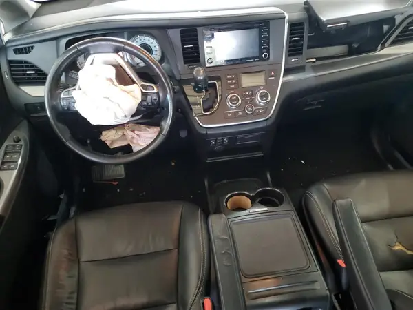 5TDXZ3DCXJS959771 2018 TOYOTA SIENNA - Image 8