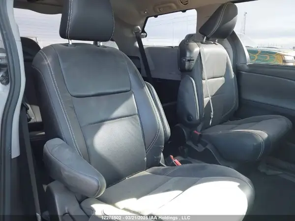 5TDXZ3DCXJS960502 2018 TOYOTA SIENNA - Image 8