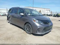 5TDXZ3DCXJS965411 2018 TOYOTA SIENNA