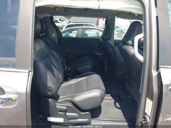 5TDXZ3DCXKS003465 2019 TOYOTA SIENNA - Image 8