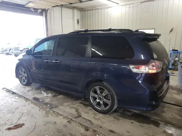 5TDXZ3DCXKS004812 2019 TOYOTA SIENNA - Image 2