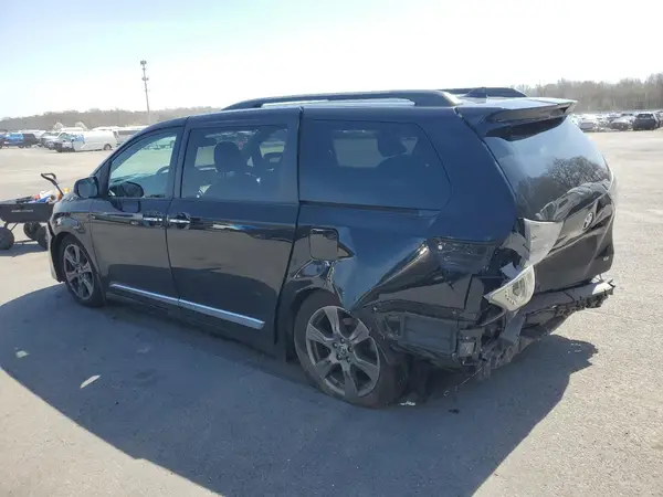 5TDXZ3DCXKS019410 2019 TOYOTA SIENNA - Image 2